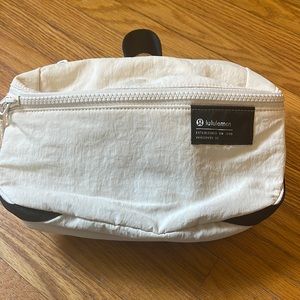 Lululemon Belt Bag 2L, white opal